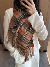 China Replica Burberry Scarf 46usd Only